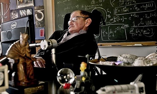 Giáo sư Stephen Hawking qua đời sau nhiều năm sống chung với căn bệnh teo cơ. Ảnh: AP.