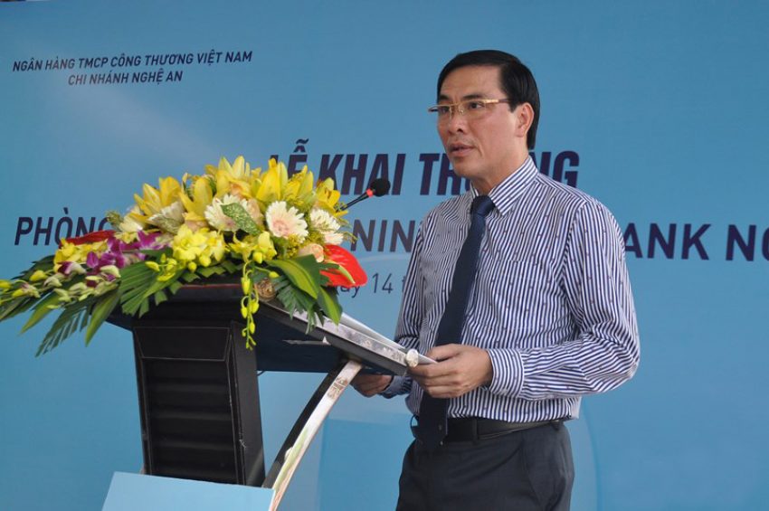 Ông Bùi Xuân Đông - Giám đốc Vietinbank Nghệ An phát biểu tại lễ khai trương